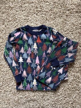 Hanna Andersson Navy Long-Sleeve Pajama Top with Multicolor Tree Print